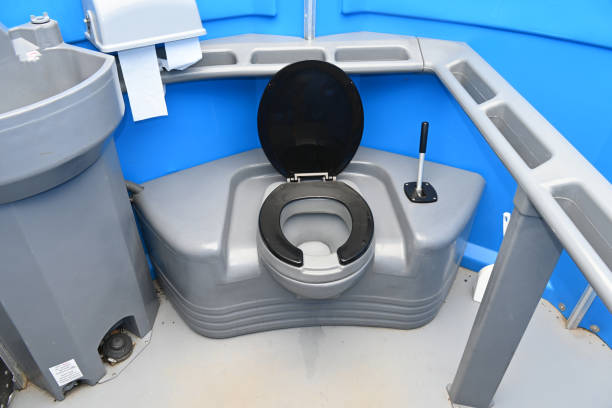 Best Portable restroom trailer rental  in Lorenzo, TX